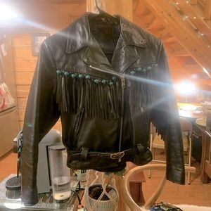 FABULOUS VINTAGE HARLEY DAVIDSON BLACK LEATHER JACKET W/FRINGE AND TURQUOISE!EVC